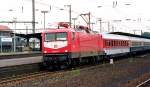 112 157 durchf�hrt Wanne Eickel mit einem bunten Zug.