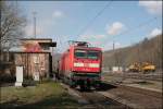 Die Dortmunder 112 164 legt sich mit dem RE7 (RE 29718)  Rhein-M�NSTERLAND-Express , von Krefeld Hbf nach Rheine, am ehemaligen Stellwerk Westhofen in die Kurve.