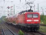 RE2 (RE 38137) beschleunigt am 01.05.2008 aus dem Bahnhof L�bbenau/Spreewald raus.