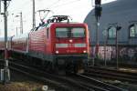 112 140-9 f�hrt am Morgen des 19.4.2008 in den Bahnhof Hamburg-Altona ein.