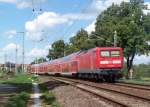 112 188-8 schiebt seinen RE2 (RE 38172) in den Bahnhof von L�bbenau/Spreewald ein.
