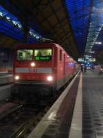 112 167-2 steht am Morgen des 20.12.08 mit dem RE 21409 nach Hamburg Hbf im L�becker Hbf und wartet auf die Abfahrt.