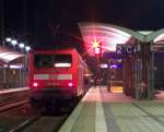 112 121 steht am 29.12.2008 im L�benauer Bahnhof mit dem RE2 nach Cottbus bereit.