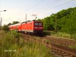 Jetz schiebt 112 185 den RE1 Magdeburg und hat Eisenh�ttenstadt hinter sich gelassen.20.06.07