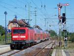 112 106-0 kommt hier mit dem RE2 in den Bahnhof von L�bbenau reingefahren.