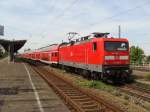 112 188-8 mit RE1 nach Eisenh�ttenstadt beim Halt in Magdeburg-Neustadt.