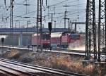 w�hrend 185 072 an der Einfahrt warten mu�, kommt die RE in Richtung Grimmen aus dem Bf Stralsund am 03.01.2010
