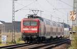 Da kommt 112 157-3 mit dem RE7 Gespann heran gesaust, nach Rheine geht es.