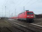 RE der nach K�nigswusterhausen f�hrt stand am 10.03.2011 auf Grund des Streiks in Stendal.112 123 mit 5 Dostos.