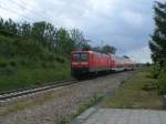 Vor ein paar Jahren noch ein allt�gliches Bild wenn eine 143er oder 112er einen Dostos aus Sagard schob.Am 17.Juni 2012 sah man statt eines Flirts die 112 104 mit den RE 13170 Sassnitz-Lietzow aus