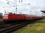 112 118 f�hrt gerade mit ihrem RE aus dem Hbf Rostock, in Richtung Lutherstadrt Wittenberg, aus.