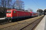112 171-4 erreicht mit ihrem RE70 (RE21016) aus Hamburg den Endbahnhof Kiel.