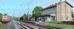 Interessant ist die Bahnsteiganordnung in Oberdachstetten: Der Zugang zu Gleis 1 liegt „ganz normal“ vor dem Empfangsgebäude.