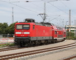 112 185 mit RE 18490 von Berlin Hbf(tief)nach Warnem�nde bei der Einfahrt in Warnem�nde.16.07.2016 