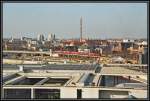 Eine 112 schiebt einen Regionalexpress �ber die Stadtbahn, und wird in wenigen Augenblicken den Hauptbahnhof Berlin erreichen.