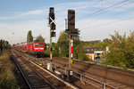 Mit dem RE3 nach Elsterwerda-Biehla am Haken, wurde 112 189-6 am Abend des 22.09.16 am Haltepunkt Berlin-Karow bei ihrer Durchfahrt fotografiert.