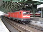 BR112 180-5 mit ihrem RE der Linie 4 in Richtung Rathenow wartet hier geduldig im Berliner Ostbahnhof auf die Weiterfahrt.
