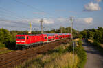 Im schönen Abendlicht, des 02.07.2023 rollte die 112 110 mit dem RE3 3314 Eberswalde - Stralsund, kurz vor dem Ziel durch den Abzweig Srg.