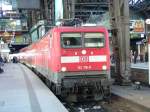 RE33015 von Hamburg Hbf.nach Rostock Hbf.steht im Hamburger Hbf.abfahrbereit.Aufgenommen am 05.03.05