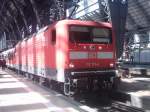 Baureihe 112 171-4 wartet am 23.04.2005 in Frankfurt(M)Hbf auf ihre Abfahrt nach Nrnberg.