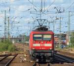 112 168-0 rollt am 22.08.09 mit dem RE 21027 aus Kiel Hbf in Neumnster auf Gleis 6 in den Bahnhof und wird nach einen kurzem Halt die Fahrt Richtung Hamburg Hbf fortsetzen.