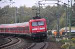 112 128-4, schiebt einen RE nach Hannover, am 20.10.2010