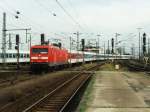 112 131-8 mit IR 2584 Grlitz-Wilhelmshaven auf Oldenburg Hauptbahnhof am 16-9-2000.