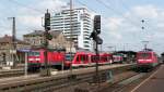 Blick nach Nordosten auf die Bahnsteige des Frther Hauptbahnhofs am 9.5.09: Von links nach rechts sieht man 143 119 nach Lichtenfels, 648 320 nach Markt Erlbach und 112 170 am Schluss einer RB nach Nrnberg. 