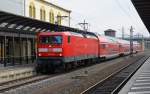 112 118 stand am 11.04.12 im Bahnhof Wittenberg und wechselte fr die Rckfahrt nach Rostdock die Stromabnehmer.