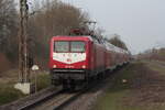 112 131-8 zog am 23.03.2026 ihren RE9 nach Osnabrück HBF in den Bahnhof Kirchweyhe.