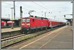 Die seit dem 10.12.2006 in Dortmund beheimatete 112 157 steht mit dem RE11  Rhein-Hellweg-Express  nach Dsseldorf, im Bahnhof Hamm (Westf) und wartet auf die Weiterfahrt.