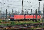 143 250-9 und 112 105-2 von DB Regio Südost sind im Gleisvorfeld von Leipzig Hbf abgestellt.
Aufgenommen aus RE 27754 (RE6) von Leipzig Hbf nach Chemnitz Küchwald.
[25.8.2019 | 7:22 Uhr]