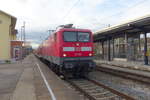 DB 112 105 mit dem RE 4880 nach Halle (S) Hbf, am 01.02.2020 in Jena-Göschwitz.