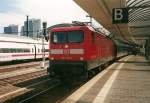 Einst war Sie vor fast jeden Interregio vorgespannt: die E 112.112 170 im Mai 2000 im Berliner Ostbahnhof.
