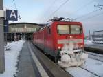 Eine 112er mit dem RE 2  nach Rathenow bei der Ausfahrt aus dem Berliner Hbf..