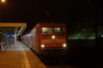 112 122 mit dem RE2 (RE 38175) nach Knigs Wusterhausen in Rathenow. Der Zug fuhr mit 10min Versptung in Rathenow ab. 08.11.2010