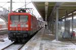 112 117-7 mit dem RE2 (RE 38167) nach Knigs Wusterhausen in Rathenow. Der Zug fuhr mit 10min Versptung in Rathenow ab. 03.12.2010