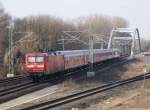 112 131-8 mit leeren RE Wagen am 26.02.2011 in Hannover Misburg.