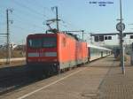 IRE 19132/133 mit 112 109 und 112 157 am 19.12.2002 in Vaihingen/Enz. Im 2-Stunden-Takt fhrt je 1 Zugpaar Stuttgart - Vaihingen und Stuttgart - Karlsruhe und zurck bis Vaihingen auf der Schnellfahrstrecke. Die 112er-Loks kommen laut Beschriftung von Berlin, bisher hatte Stuttgart keine 112er im Bestand.