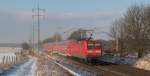 Ein defekter Steuerwagen an einer RE 4/5 Garnitur bescherte mir und Hannes dann dieses Bild: Hier zieht 112 109 die defekte Garnitur entweder nach Cottbus oder Berlin Lichtenberg an uns vorbei. 03.02.2012