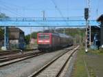 112 107 erreichte mit dem RE 13012 Sassnitz-Rostock,am 29.April 2014,Bergen/Rügen.