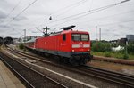 112 159 verlässt am 12.6.2016 mit der RB77 (RB21129) von Kiel Hauptbahnhof nach Neumünster die Landeshauptstadt. Der Zug verkehrte an diesem Tag außerplanmäßig vom Gleis 1, da er mit 6 statt den üblichen 5 Wagen gebildet war. 