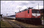 112125-0 steht hier am 14.06.1999 mit einem Interregio am Bahnsteig in Güstrow.