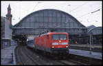 112177 steht hier am 26.11.2002 mit dem IR 2035 nach Dresden um 11.06 Uhram Bahnsteig im HBF Bremen.