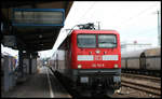 DB 112112-8 steht hier am 1.6.2007 als RE 2 nach Rathenow über Berlin am Bahnsteig in Cottbus zur Abfahrt bereit.