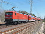 Nachschuss von 112 187 mit einem  RE 5 nach Wünsdorf-Waldstadt auf dem Südlichen Berliner Außenring bei Diedersdorf am 22.