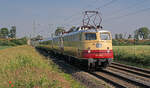 Rheinpfeil - Sonderzug am 16.06.2021 in Bornheim mit Lokomotive 112 309-0  an der Spitze.