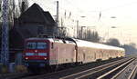 DB Regio AG, Region Nordost mit  112 165  (NVR-Nummer   91 80 6112 165-6 D-DB ) und dem RE3 nach Stralsund am 22.12.21 Berlin-Buch.