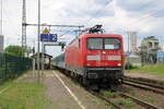 DB 112 166 rollt mit ihrem RB25-Ersatzzug der Weser-Ems-Eisenbahn nach Saalfeld in Leuna Werke Nord ein.