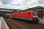 112 183 drückt am 31.7.2016 den RE5 (RE4361) von Rostock Hauptbahnhof nach Elsterwerda in den Bahnhof Berlin Gesundbrunnen.
